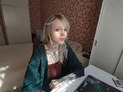 Snapshot of StijenaHunt chatting on April 6, 2026, 6:47 am StijenaHunt online show from April 6, 2026, 6:47 am