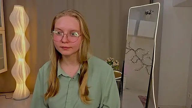 Snapshot of AlicaCohill chatting on March 31, 2026, 7:14 pm AlicaCohill online show from March 31, 2026, 7:14 pm