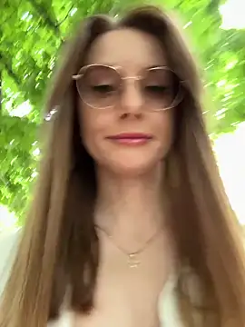 Snapshot of FReyja_44 chatting on June 17, 2026, 8:06 am FReyja 44 online show from June 17, 2026, 8:06 am