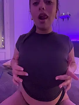 Lusty Lunaa online show from May 14, 2026, 11:17 am