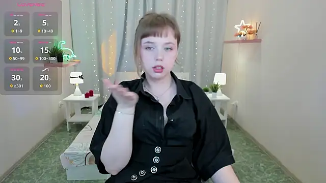 Snapshot of LeonaHicks chatting on March 24, 2026, 9:58 am LeonaHicks online show from March 24, 2026, 9:58 am