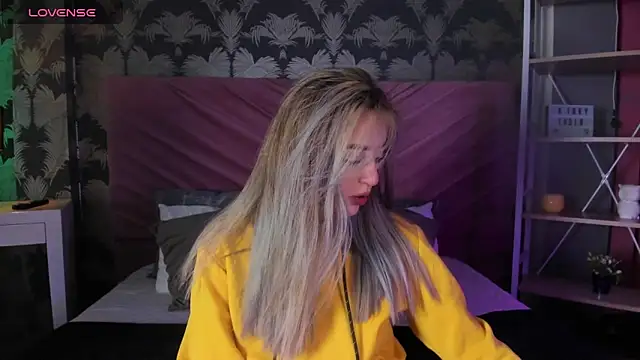 Snapshot of _mykinkydoll_ chatting on April 21, 2026, 10:01 pm mykinkydoll online show from April 21, 2026, 10:01 pm
