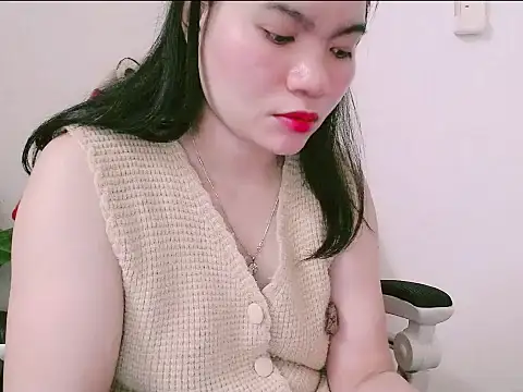 Snapshot of Suhynxx chatting on April 6, 2026, 9:21 am Suhynxx online show from April 6, 2026, 9:21 am