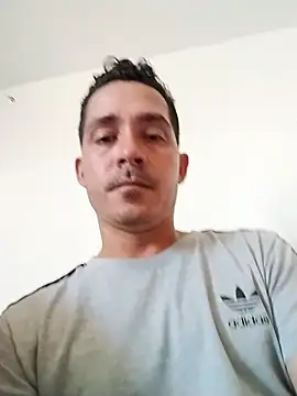 Gabriel leon33 online show from April 2, 2026, 2:37 pm