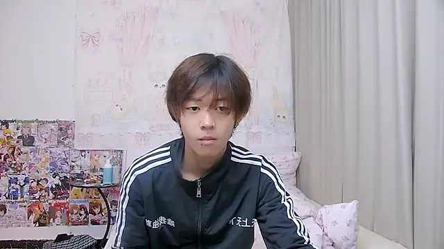 Snapshot of buding-001 chatting on April 28, 2026, 5:12 am buding-001 online show from April 28, 2026, 5:12 am