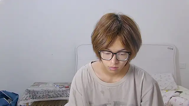 buding-001 online show from July 4, 2026, 1:39 pm