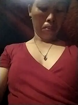 Ely-cute2k online show from April 27, 2026, 1:53 pm