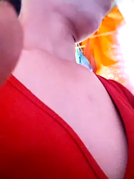 Ely-cute2k online show from May 14, 2026, 3:46 am