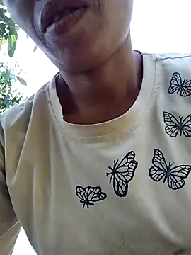 Ely-cute2k online show from May 27, 2026, 1:57 am