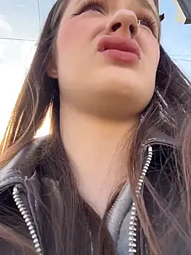 Snapshot of your_babymila chatting on March 29, 2026, 12:16 pm your babymila online show from March 29, 2026, 12:16 pm