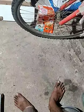 luck00y online show from August 2, 2026, 4:49 pm