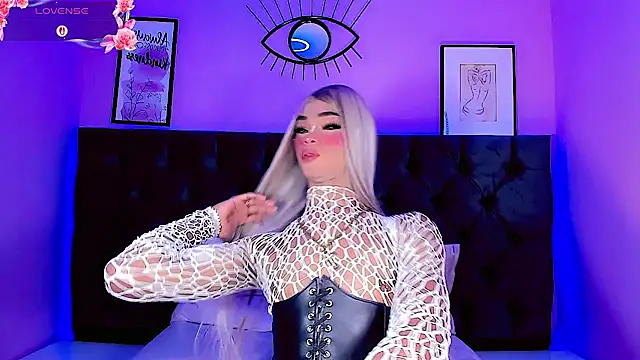 Kornylovee online show from July 9, 2026, 9:41 pm