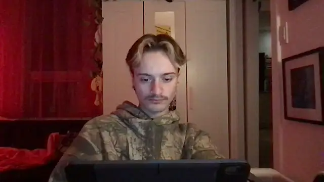 Snapshot of TwinkGaymer chatting on March 26, 2026, 1:01 am TwinkGaymer online show from March 26, 2026, 1:01 am