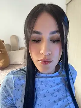 SerenaFox  online show from May 7, 2026, 8:14 pm