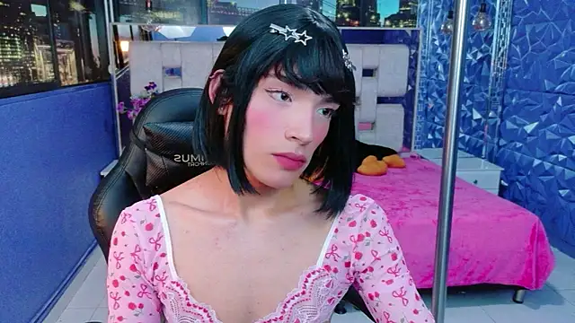 Snapshot of IsaacNovaa chatting on June 1, 2026, 7:26 pm IsaacNovaa online show from June 1, 2026, 7:26 pm