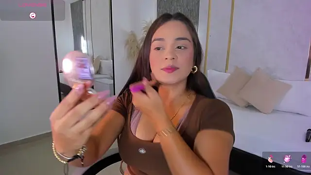 Snapshot of alana_dantes_ chatting on March 28, 2026, 12:16 pm alana dantes online show from March 28, 2026, 12:16 pm