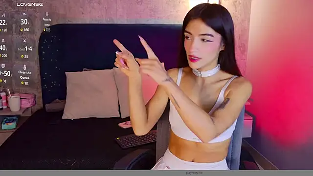 Snapshot of Charlott__18 chatting on June 24, 2026, 2:05 pm Charlott 18 online show from June 24, 2026, 2:05 pm