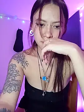 Snapshot of AuroraaMoonn chatting on March 29, 2026, 2:33 am AuroraaMoonn online show from March 29, 2026, 2:33 am