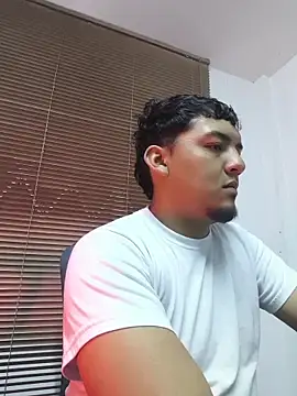 Snapshot of Itsdavidxxx chatting on April 18, 2026, 11:49 pm Itsdavidxxx online show from April 18, 2026, 11:49 pm