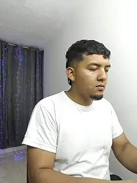 Snapshot of Itsdavidxxx chatting on May 9, 2026, 6:29 am Itsdavidxxx online show from May 9, 2026, 6:29 am
