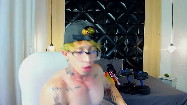 Snapshot of Adam_Skye chatting on May 14, 2026, 4:08 am Adam Skye online show from May 14, 2026, 4:08 am