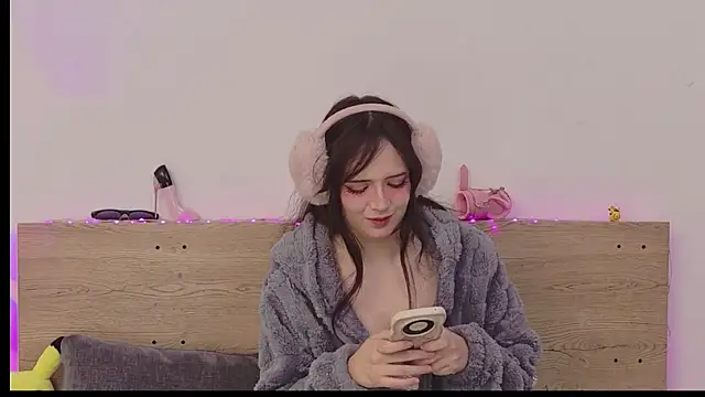 Sweet Alice S online show from April 29, 2026, 9:46 am