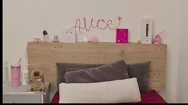 Sweet Alice S online show from May 16, 2026, 9:13 pm