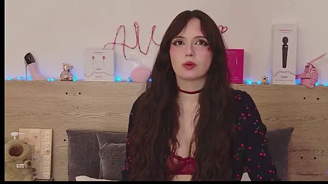 Sweet Alice S online show from May 17, 2026, 10:17 pm