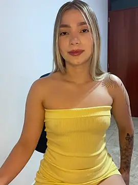 Snapshot of Catalina_bel chatting on July 5, 2026, 4:19 am Catalina bel online show from July 5, 2026, 4:19 am
