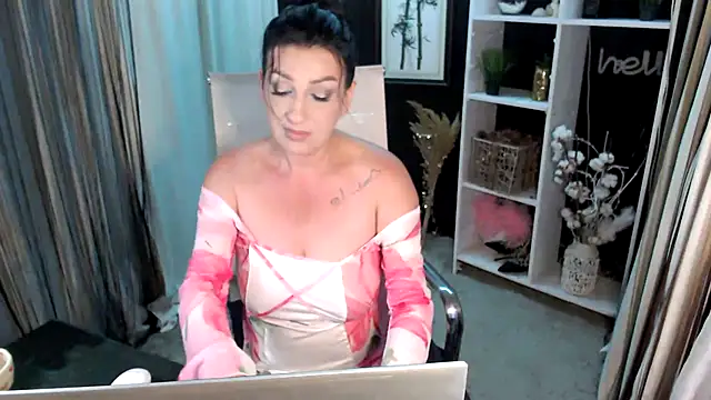 Snapshot of DreamLove2020 chatting on July 30, 2026, 5:23 pm DreamLove2020 online show from July 30, 2026, 5:23 pm