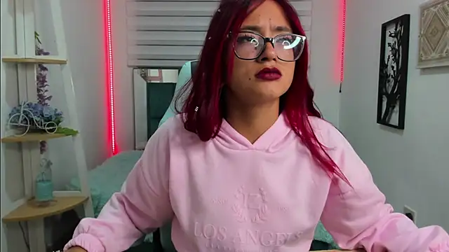 Sara Red X online show from June 6, 2026, 3:22 am