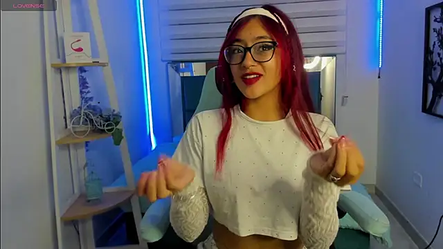 Sara Red X online show from June 17, 2026, 3:31 am