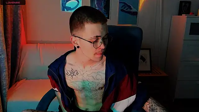 Snapshot of Thomas_Norton chatting on April 8, 2026, 8:31 pm Thomas Norton online show from April 8, 2026, 8:31 pm