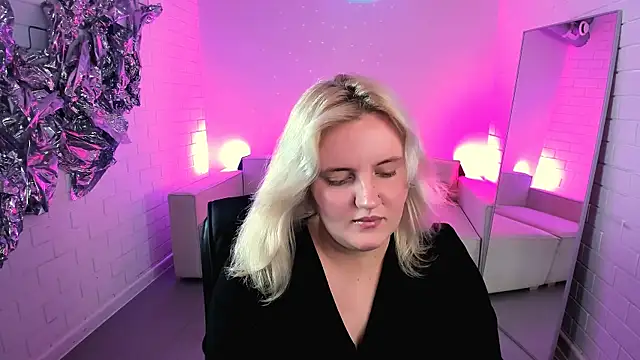 KathyBriggs online show from June 25, 2026, 5:12 am