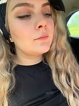 Blonde Cougar online show from June 4, 2026, 10:21 am