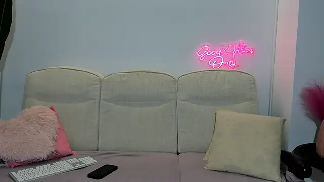 Snapshot of Cassy-Foxy chatting on May 10, 2026, 6:40 am Cassy-Foxy online show from May 10, 2026, 6:40 am