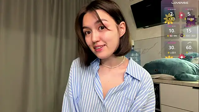 Snapshot of lilysolar chatting on June 9, 2026, 6:08 pm lilysolar online show from June 9, 2026, 6:08 pm