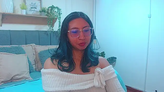 Snapshot of Violet_2003 chatting on March 27, 2026, 1:55 pm Violet 2003 online show from March 27, 2026, 1:55 pm