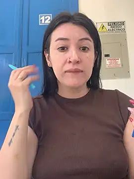 Snapshot of AvaVictori chatting on May 1, 2026, 4:33 pm AvaVictori online show from May 1, 2026, 4:33 pm