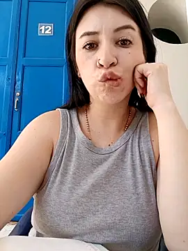 Snapshot of AvaVictori chatting on May 5, 2026, 6:49 pm AvaVictori online show from May 5, 2026, 6:49 pm