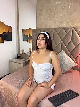 Snapshot of Cinthia_Cortes chatting on March 27, 2026, 8:08 pm Cinthia Cortes online show from March 27, 2026, 8:08 pm