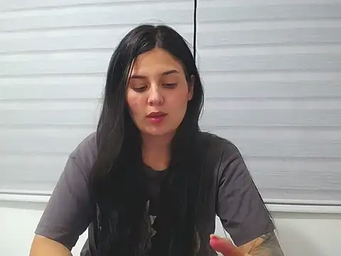 Snapshot of SofiaBanks_ chatting on April 2, 2026, 1:58 am SofiaBanks online show from April 2, 2026, 1:58 am