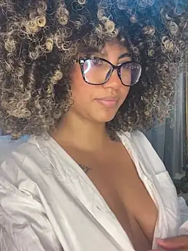 Snapshot of Kendra_curly chatting on May 27, 2026, 8:00 am Kendra curly online show from May 27, 2026, 8:00 am