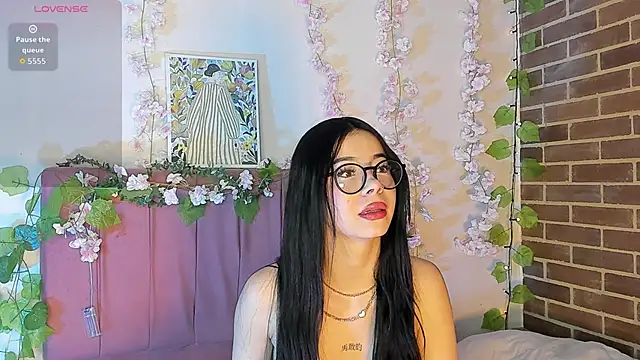 Snapshot of megan_n chatting on March 31, 2026, 9:15 pm megan n online show from March 31, 2026, 9:15 pm