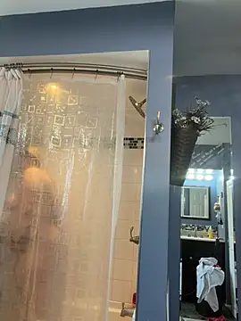 sweetkacibaby online show from April 17, 2026, 8:12 pm