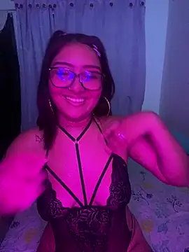 Snapshot of bellakaterin chatting on March 27, 2026, 4:07 am bellakaterin online show from March 27, 2026, 4:07 am