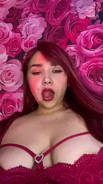 Snapshot of SweetLittleRed chatting on April 7, 2026, 6:25 am SweetLittleRed online show from April 7, 2026, 6:25 am