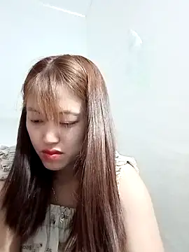 Snapshot of -Bitilu- chatting on April 18, 2026, 7:07 pm -Bitilu- online show from April 18, 2026, 7:07 pm