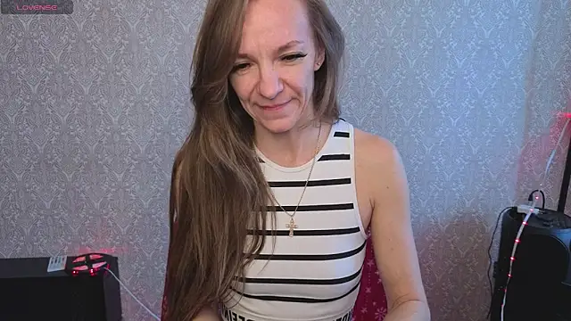 jesica mooonn online show from March 27, 2026, 8:20 am