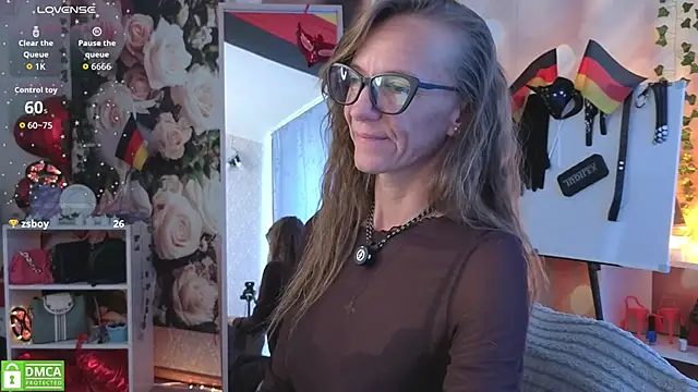 jesica mooonn online show from June 20, 2026, 4:26 am